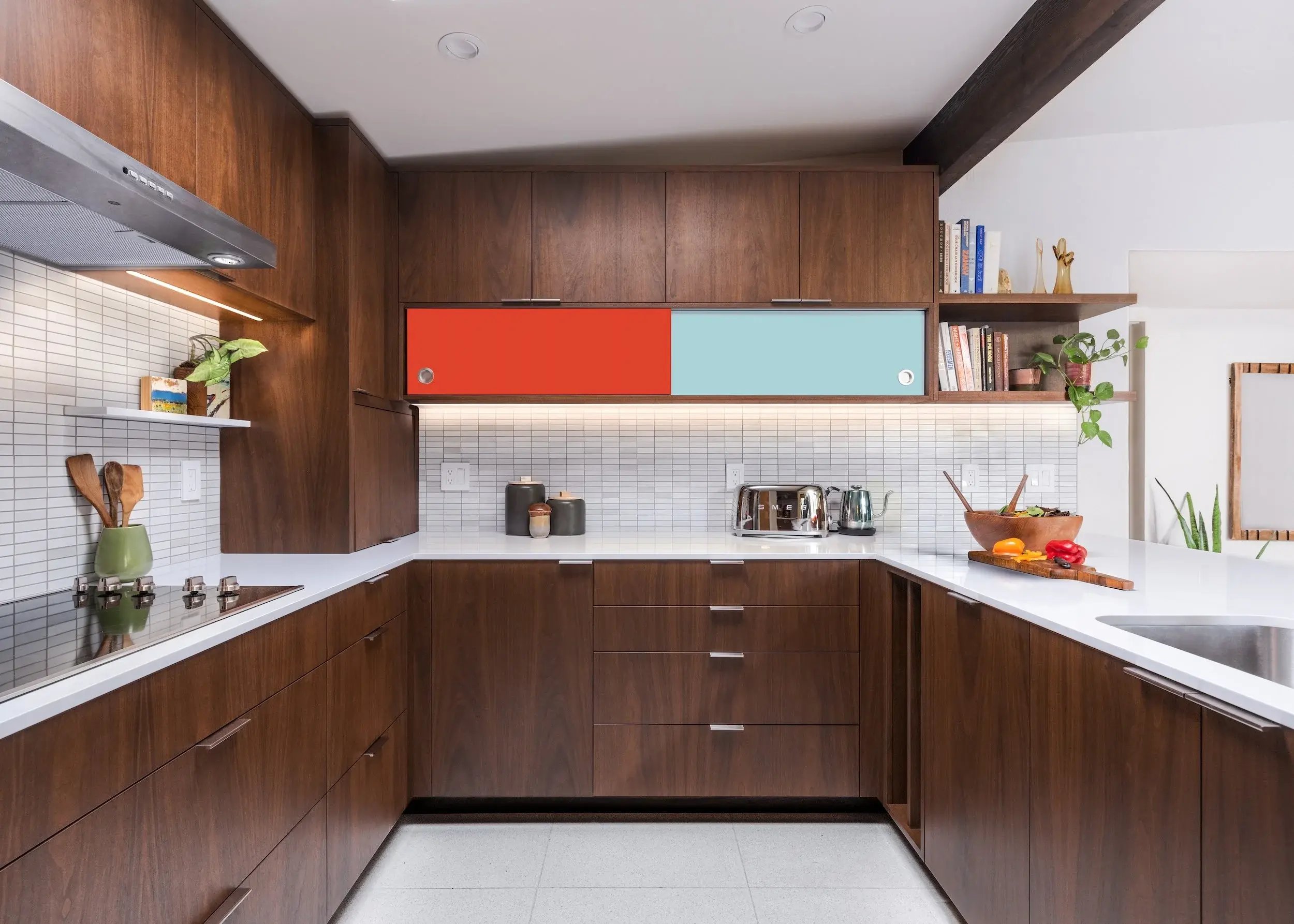 BLACK+WALNUT+CABINETS+COLOR+POP+HEATH+TILE