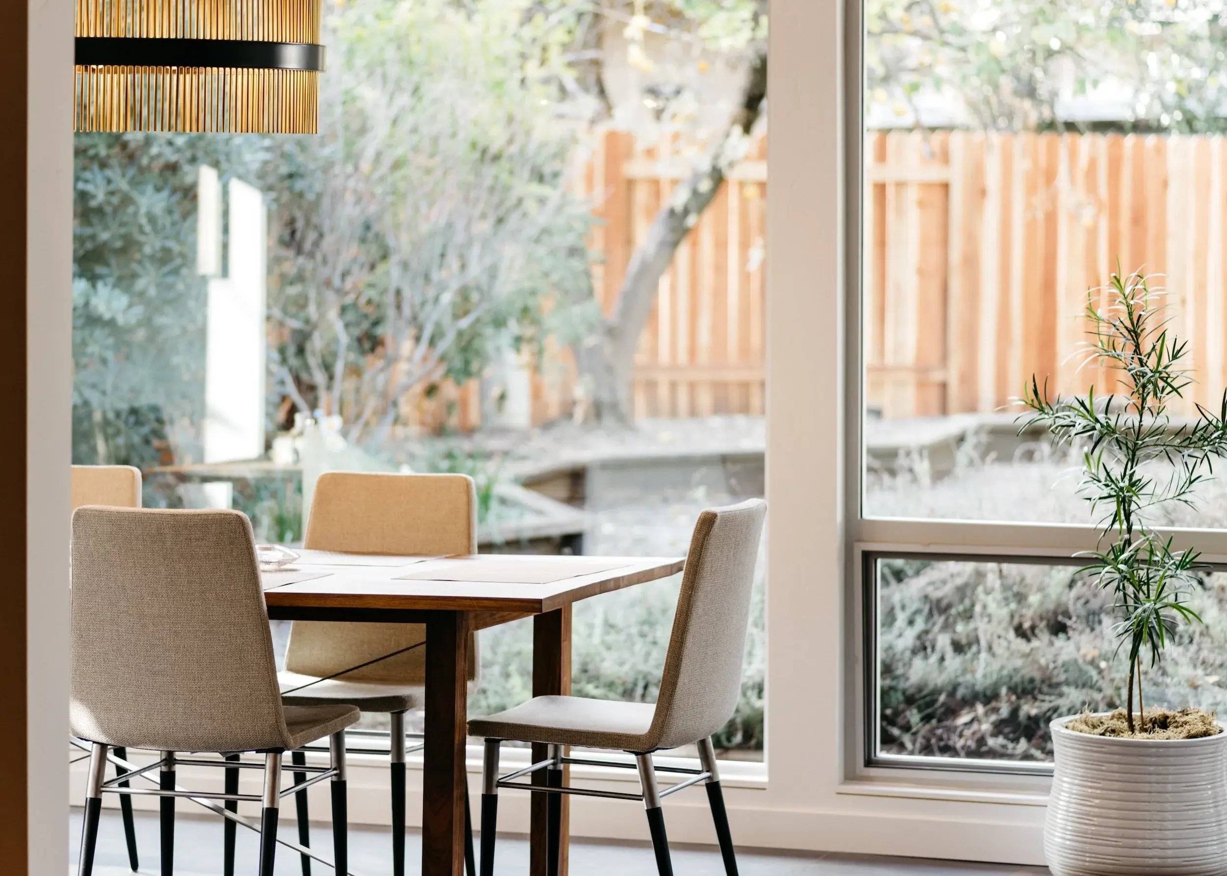 DINING+ROOM+MCM+LARGE+WINDOWS+INDOOR+OUTDOOR