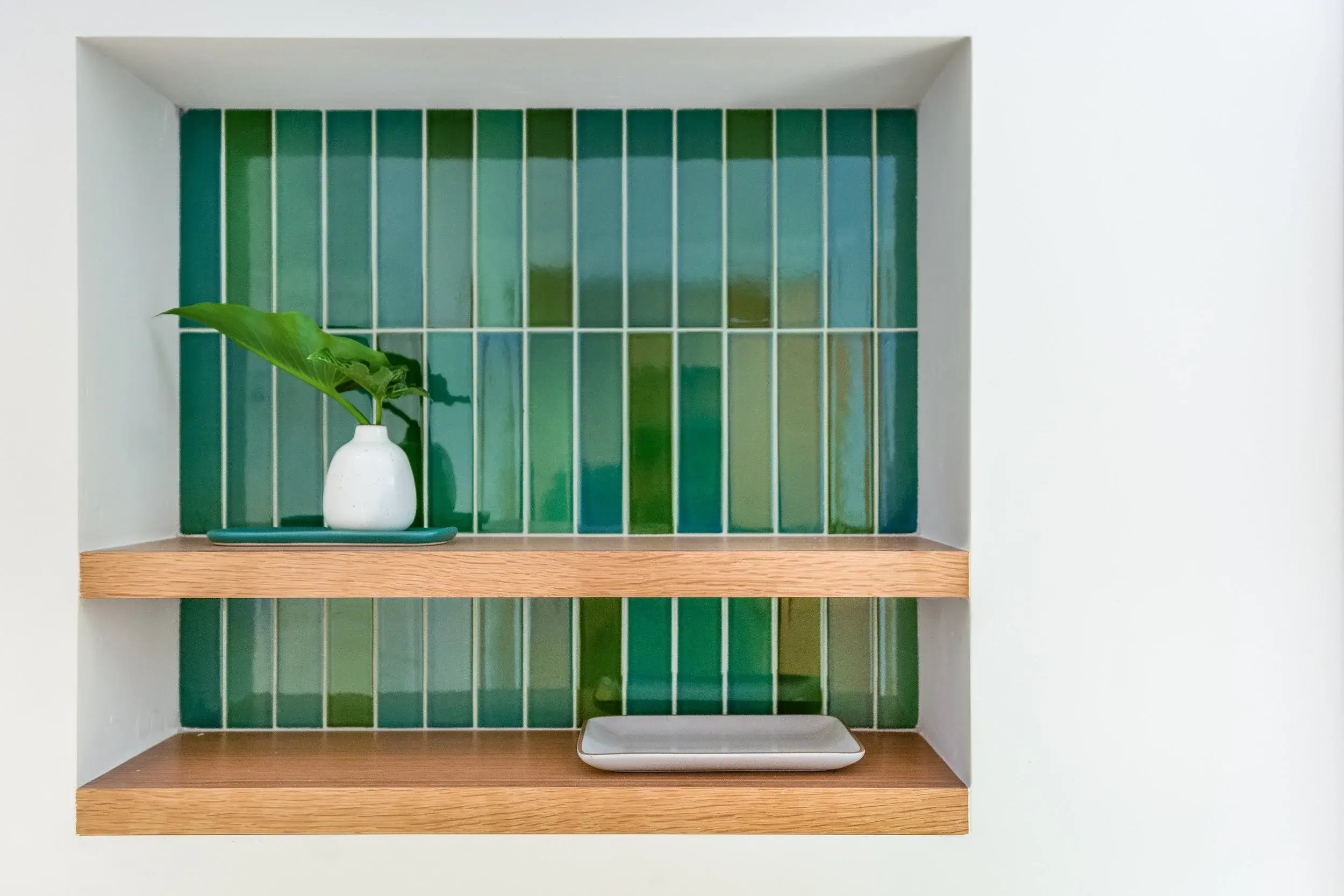 GLOSSIY+GREEN+OPEN+SHELF+AT+VANITY