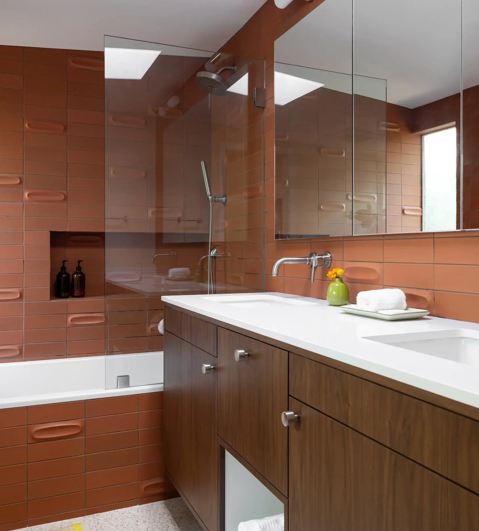 HEATH+BLACK+WALNUT+BATHROOM