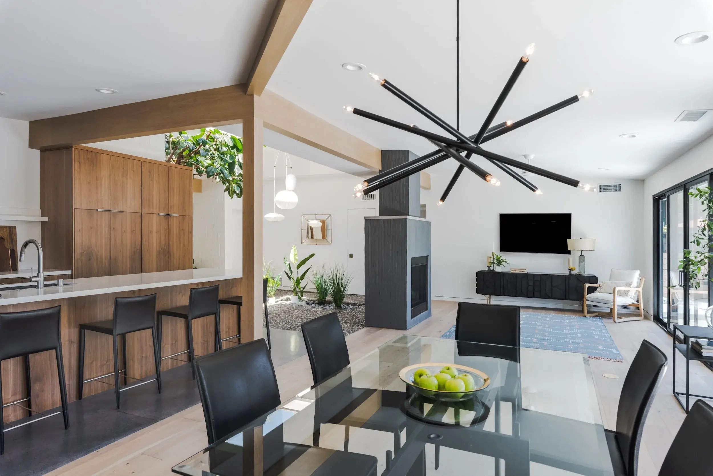 Midcentury+Modern+Inspired+Dining+Area+copy