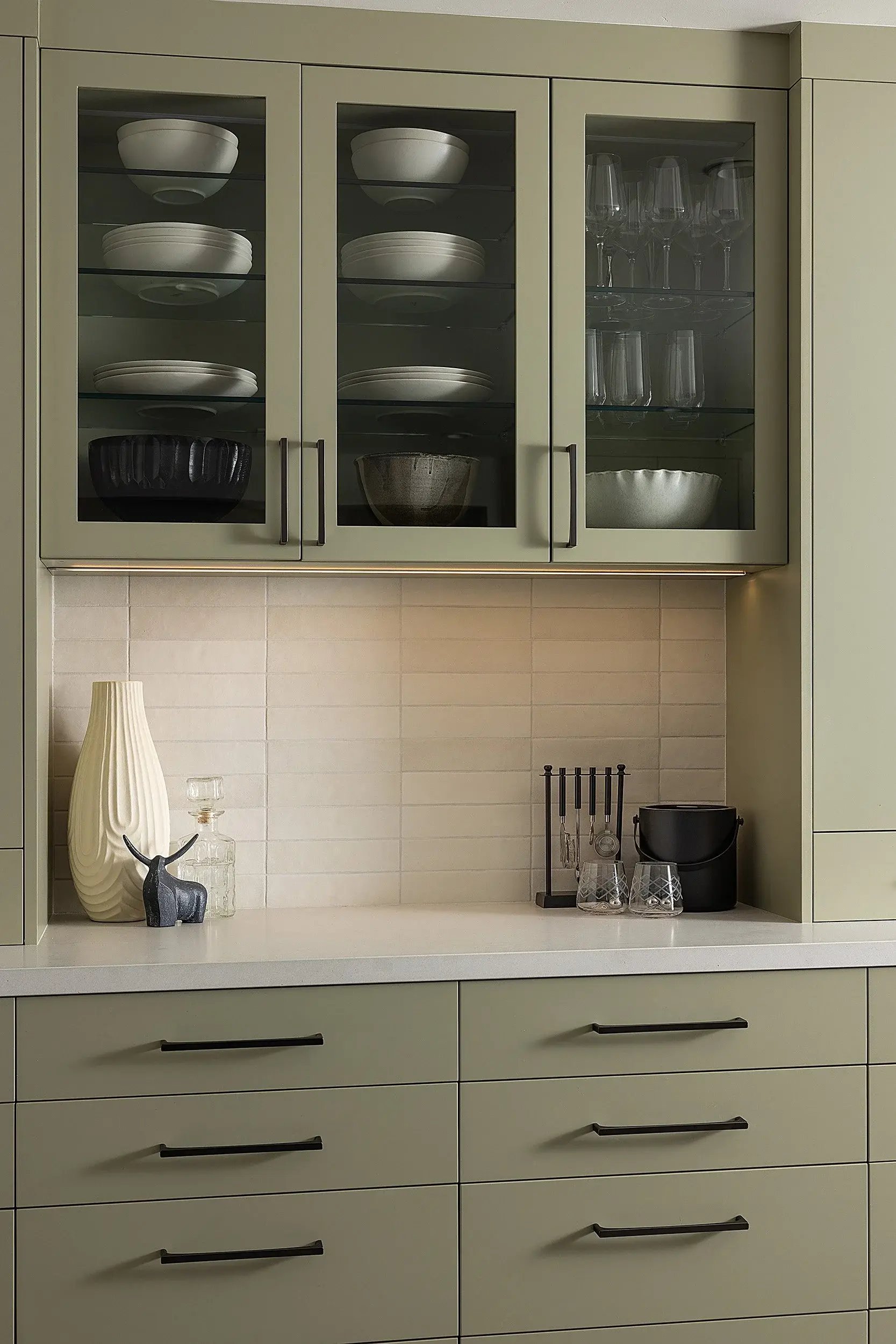 SAGE+BUILT+IN+HUTCH+STORAGE+DINING+KITCHEN
