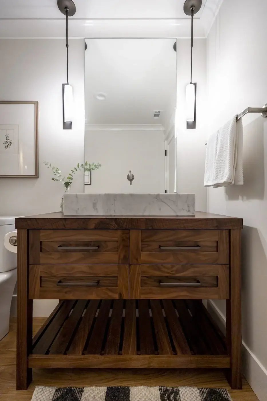 TRADITIONAL+VANITY+VERT
