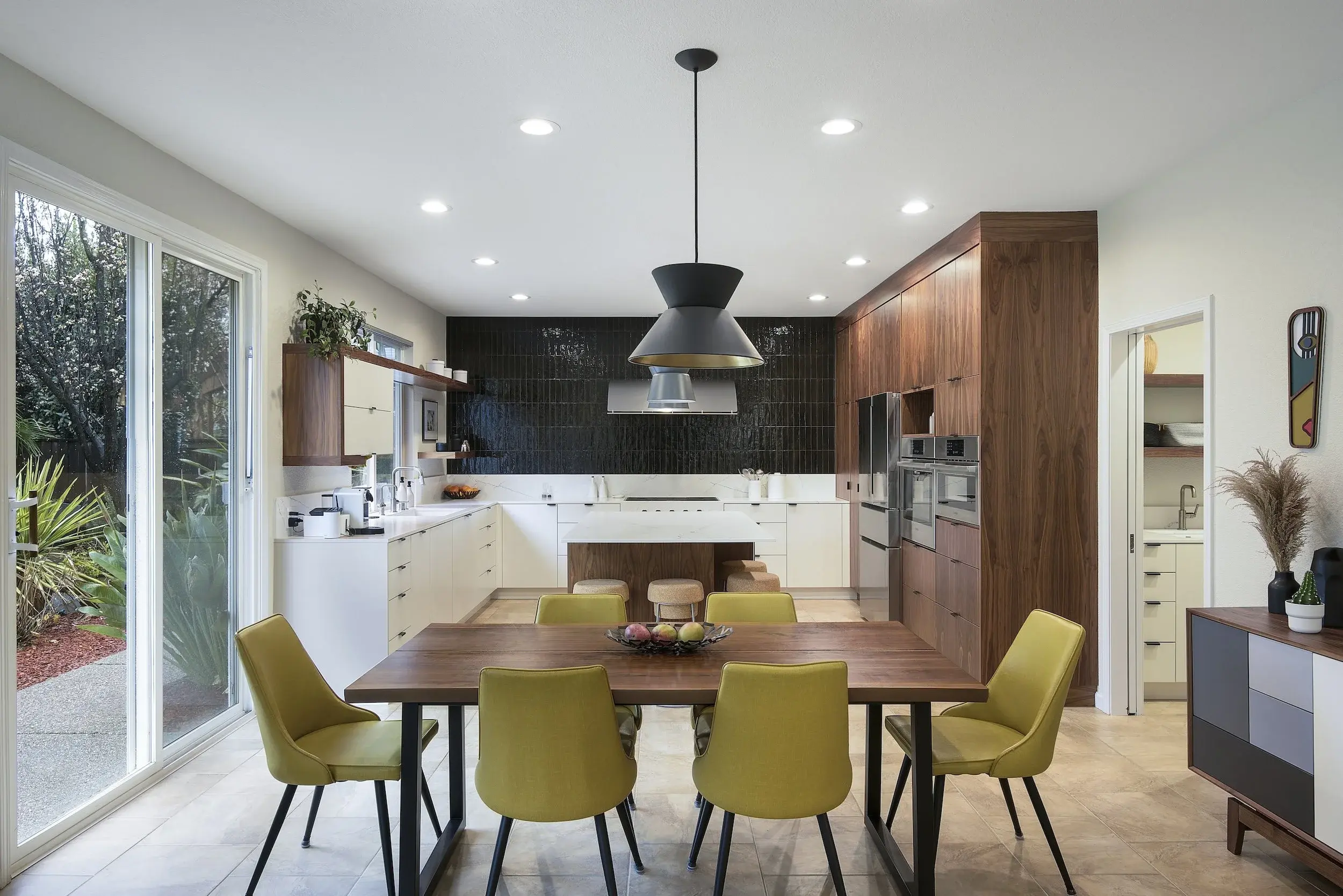 BLACK+AND+WHITE+DINING+KITCHEN-1