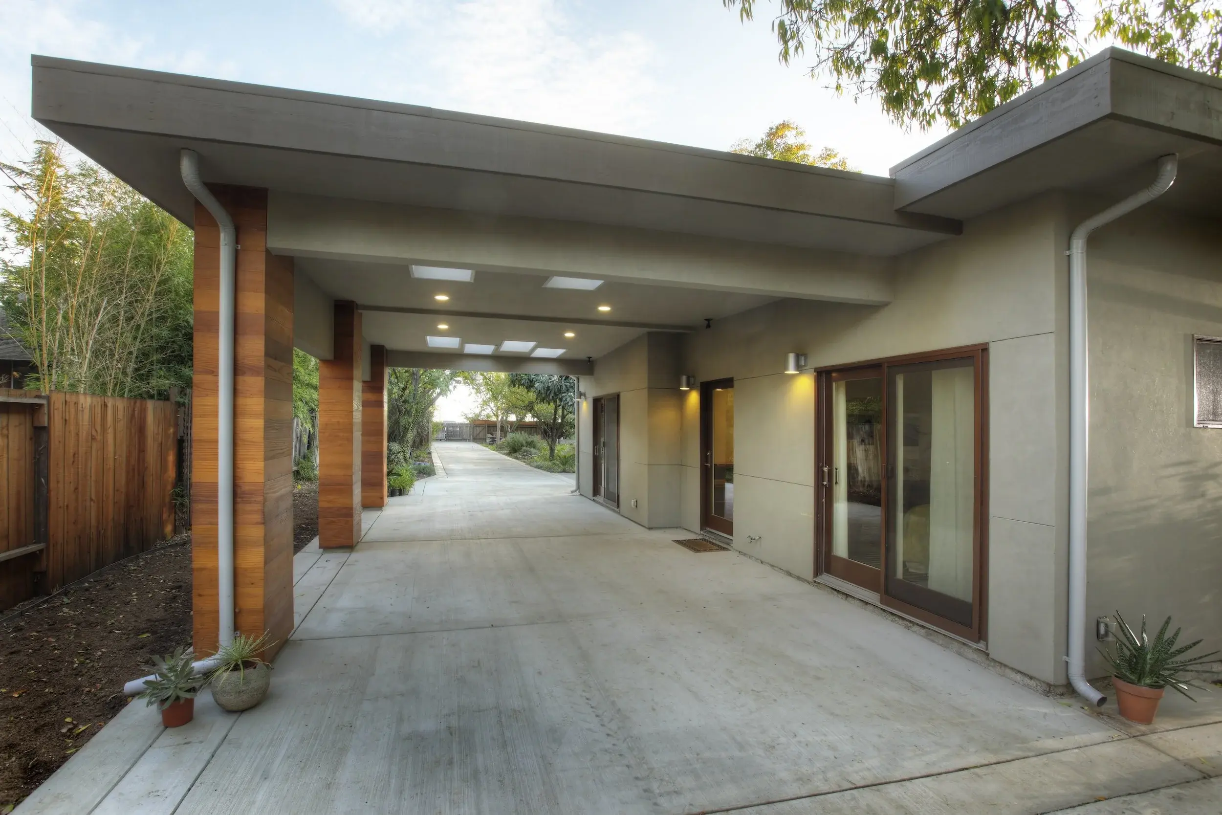 CONTEMPORARY+CARPORT