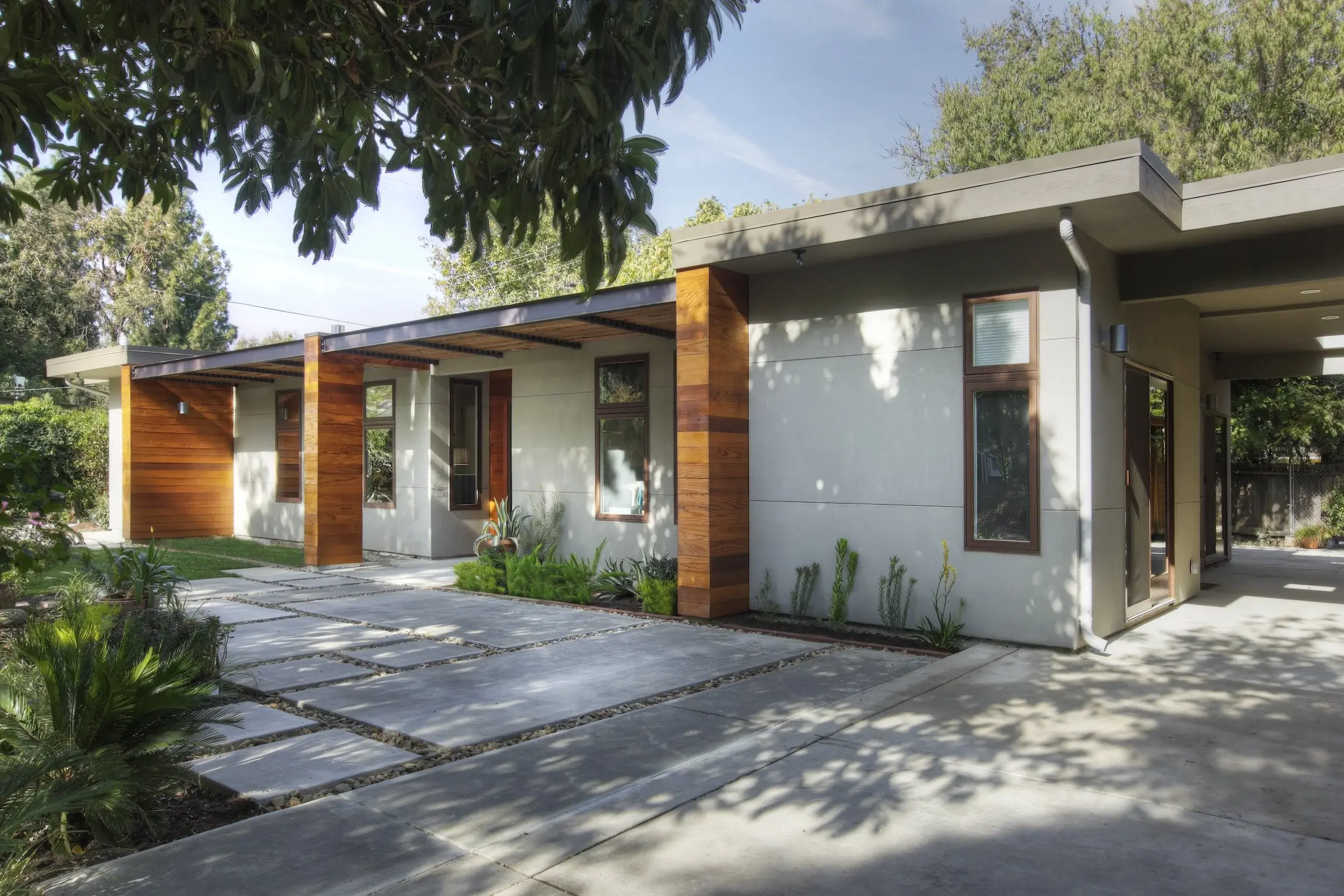 CONTEMPORARY+EXTERIOR+AND+CARPORT