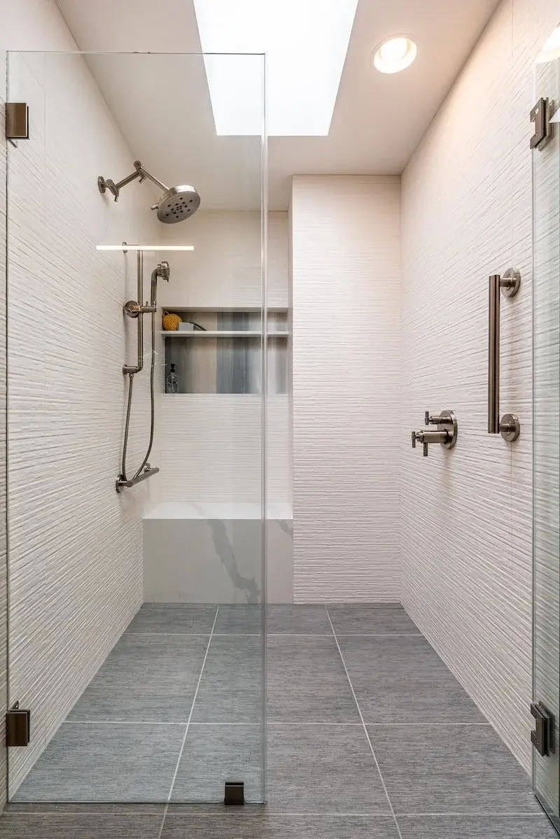 Curbless+Shower+with+Frameless+Glass