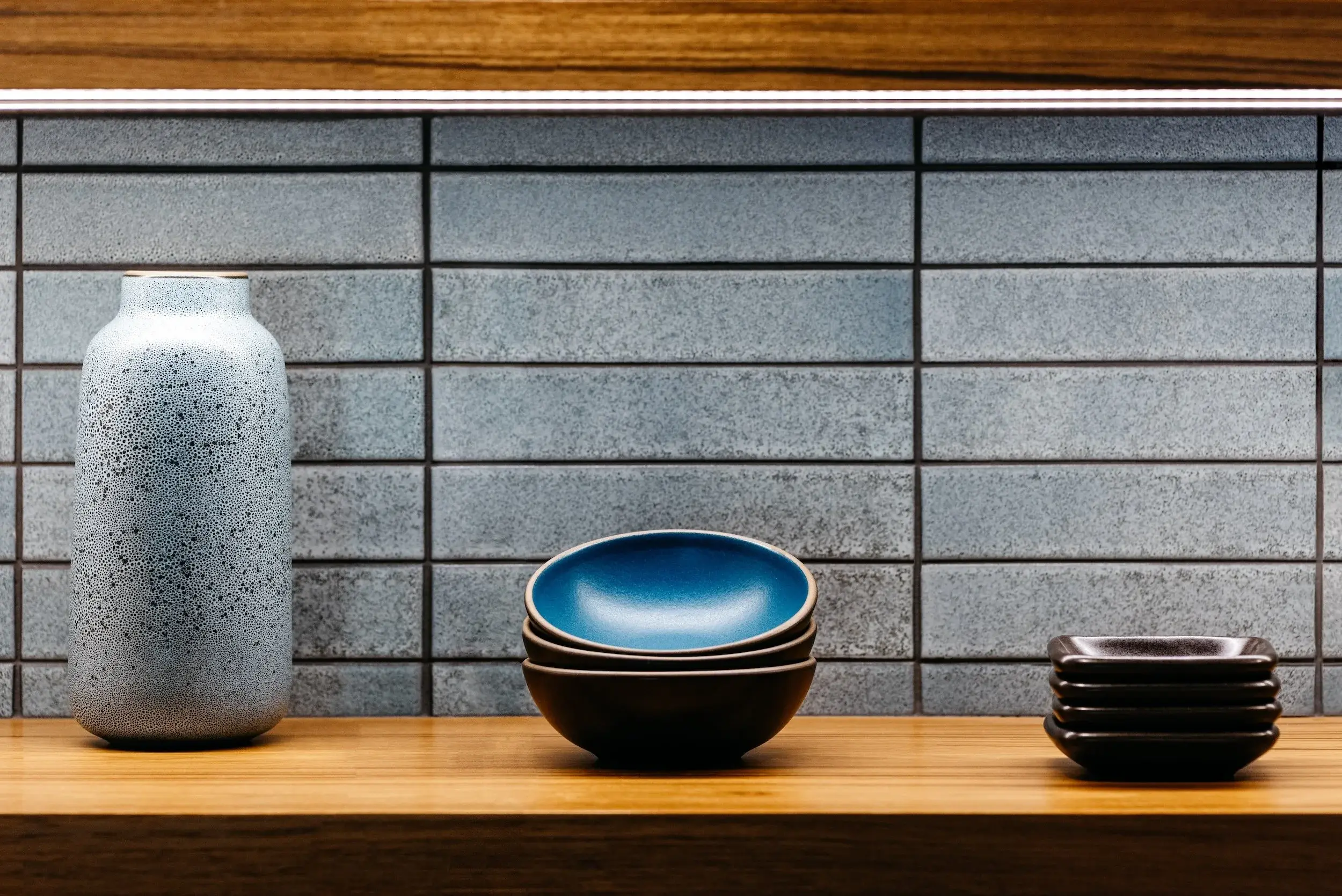 HEATH+TILE+CERAMICS+TEAK+SHELF