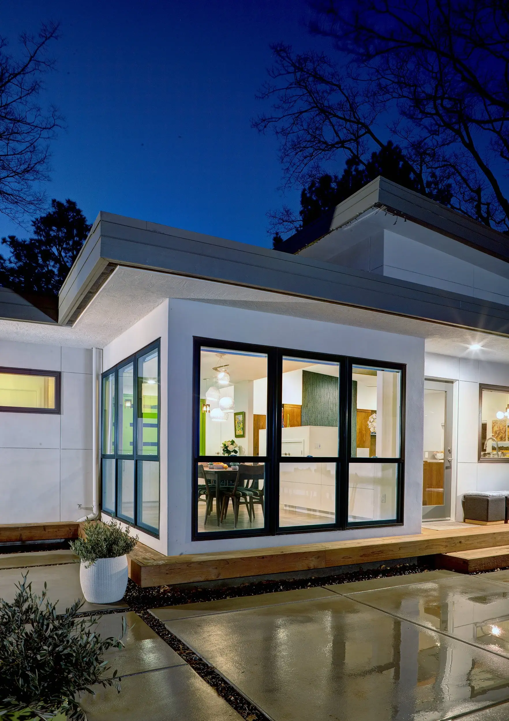 MCM+EXTERIOR+VIEW+FROM+BACKYARD