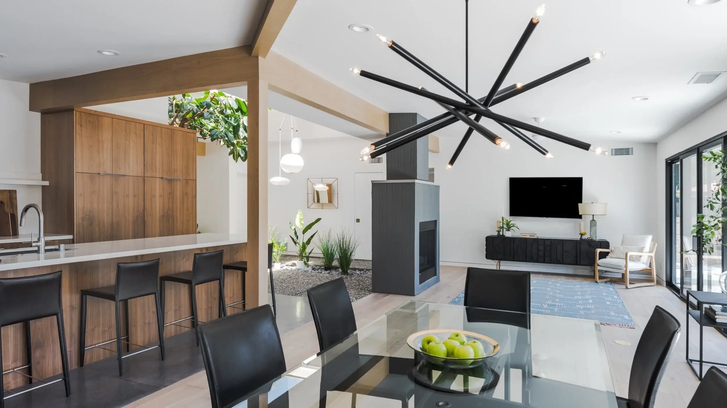 Midcentury+Modern+Inspired+Dining+Area+copy