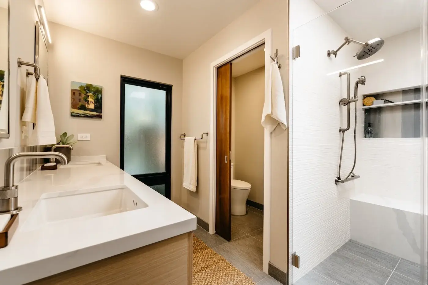 Organic+Contemporary+Main+Bath+with+Water+Closet-1