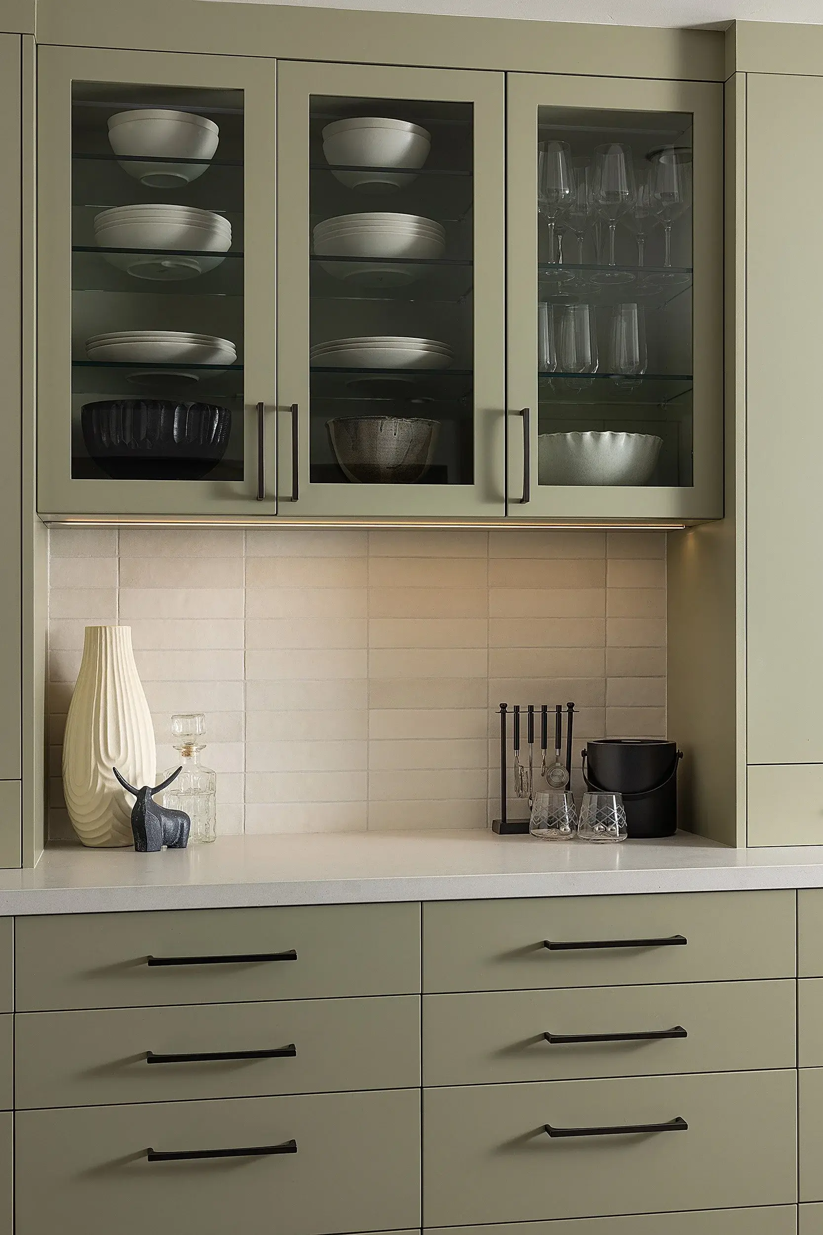SAGE+BUILT+IN+HUTCH+STORAGE+DINING+KITCHEN