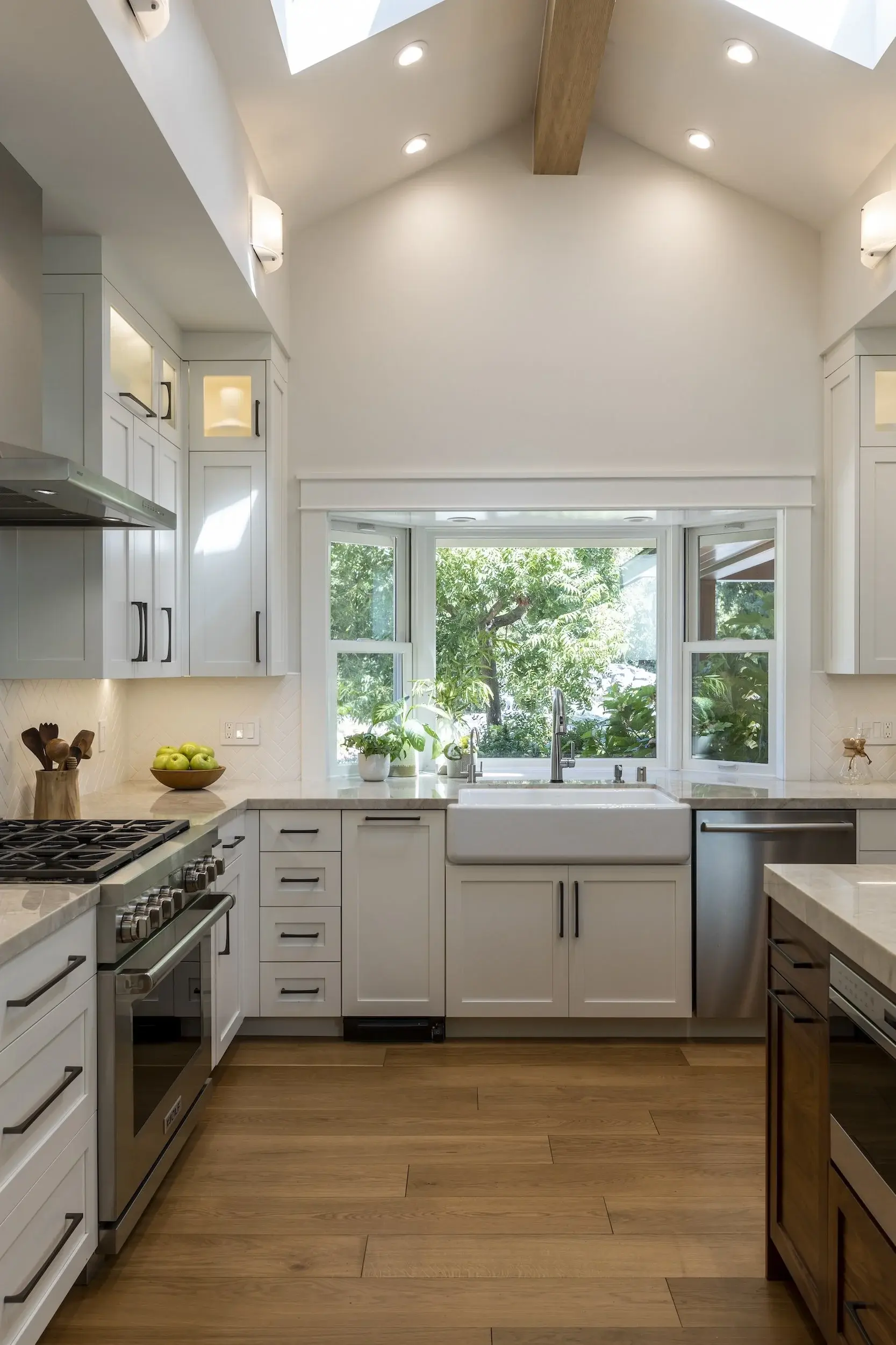 SKYLIGHT+LIGHT+WELL+BRIGHT+TRADITIONAL+KITCHEN