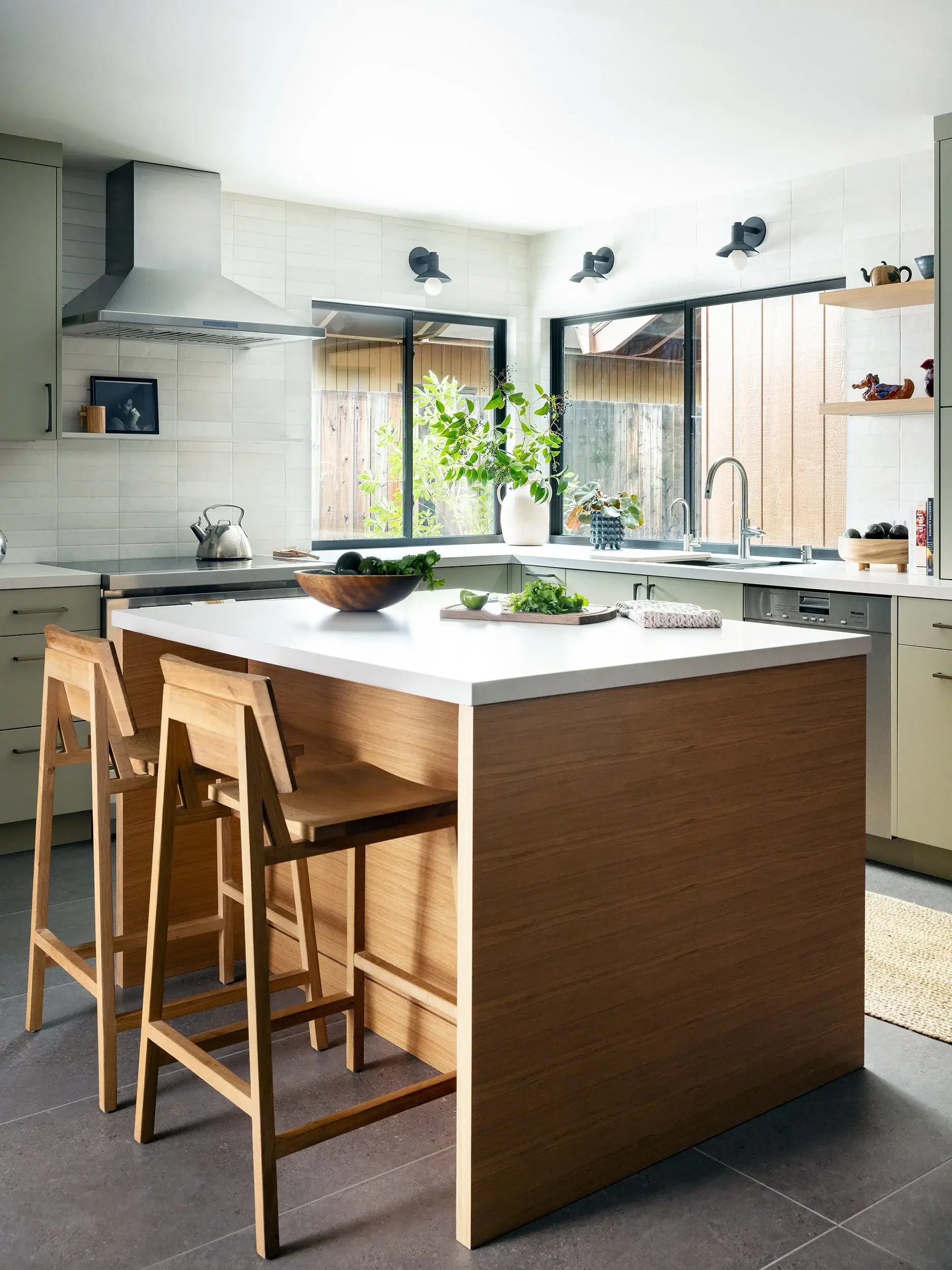 WHITE+OAK+ISLAND+SEATING-1