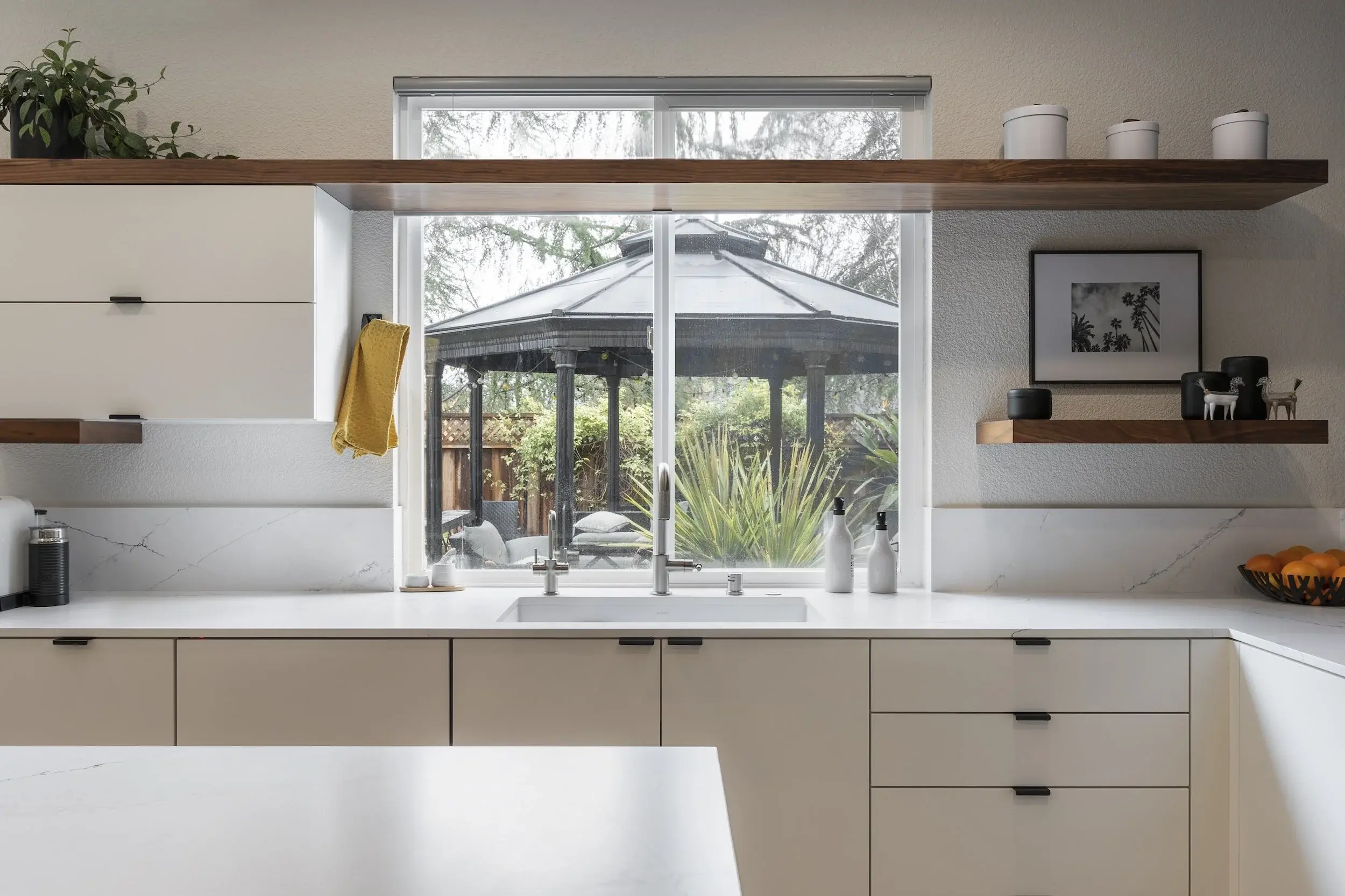 WINDOW+SHELF