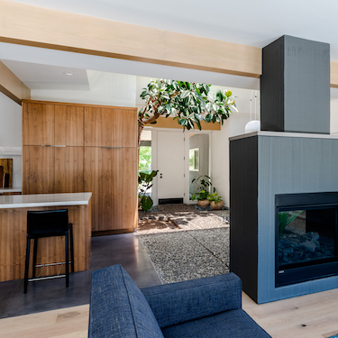 Modern Streng with Atrium Living Space - MAK Design + Build